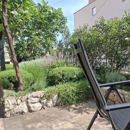 Apartman Vitamare 160 M From The Beach Novi Vinodolski Bagian luar foto