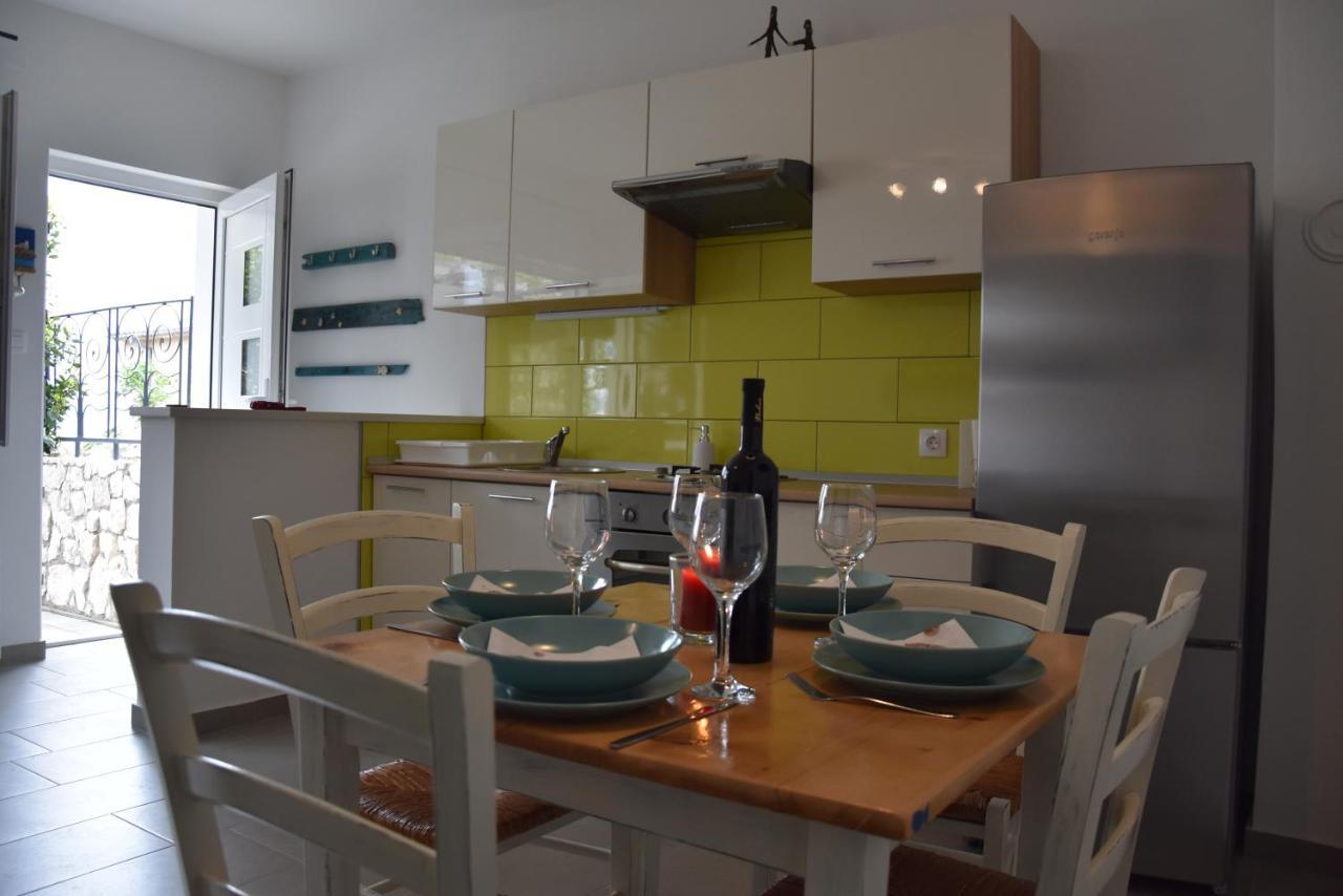 Apartman Vitamare 160 M From The Beach Novi Vinodolski Bagian luar foto
