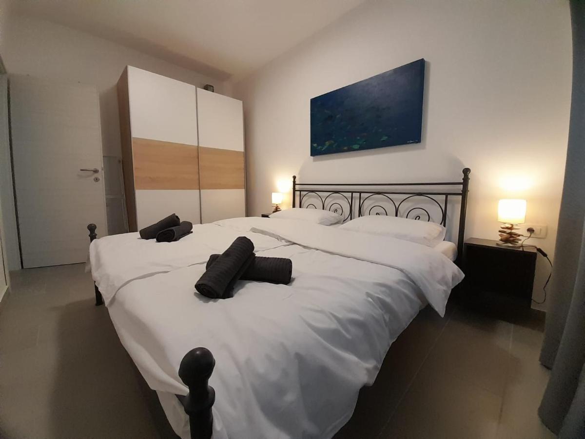 Apartman Vitamare 160 M From The Beach Novi Vinodolski Bagian luar foto