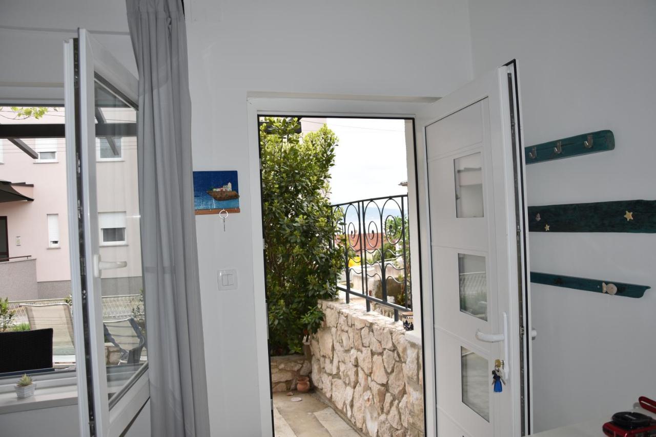Apartman Vitamare 160 M From The Beach Novi Vinodolski Bagian luar foto