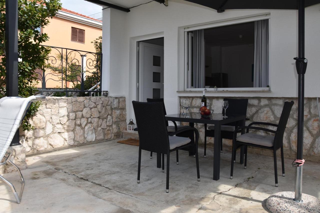 Apartman Vitamare 160 M From The Beach Novi Vinodolski Bagian luar foto