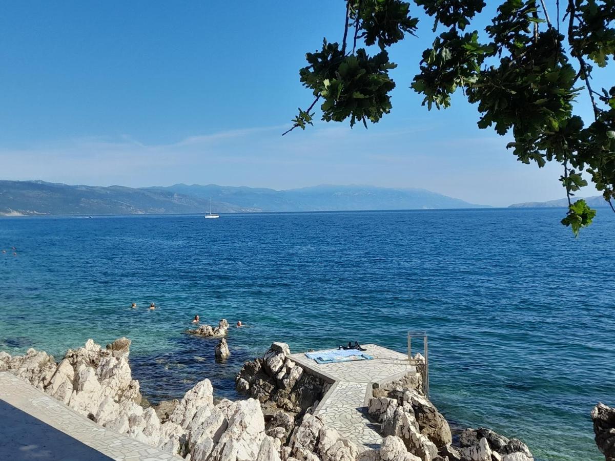 Apartman Vitamare 160 M From The Beach Novi Vinodolski Bagian luar foto