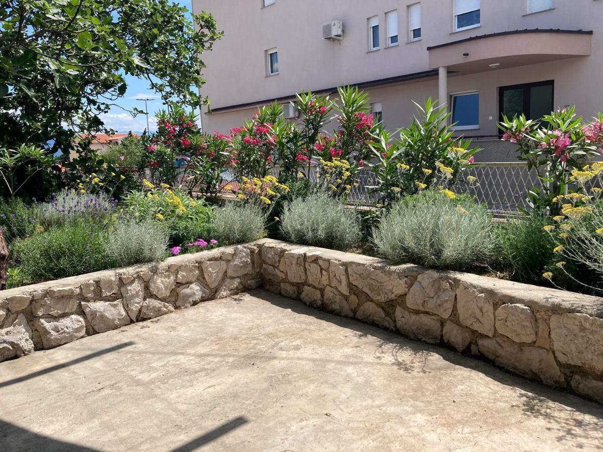 Apartman Vitamare 160 M From The Beach Novi Vinodolski Bagian luar foto