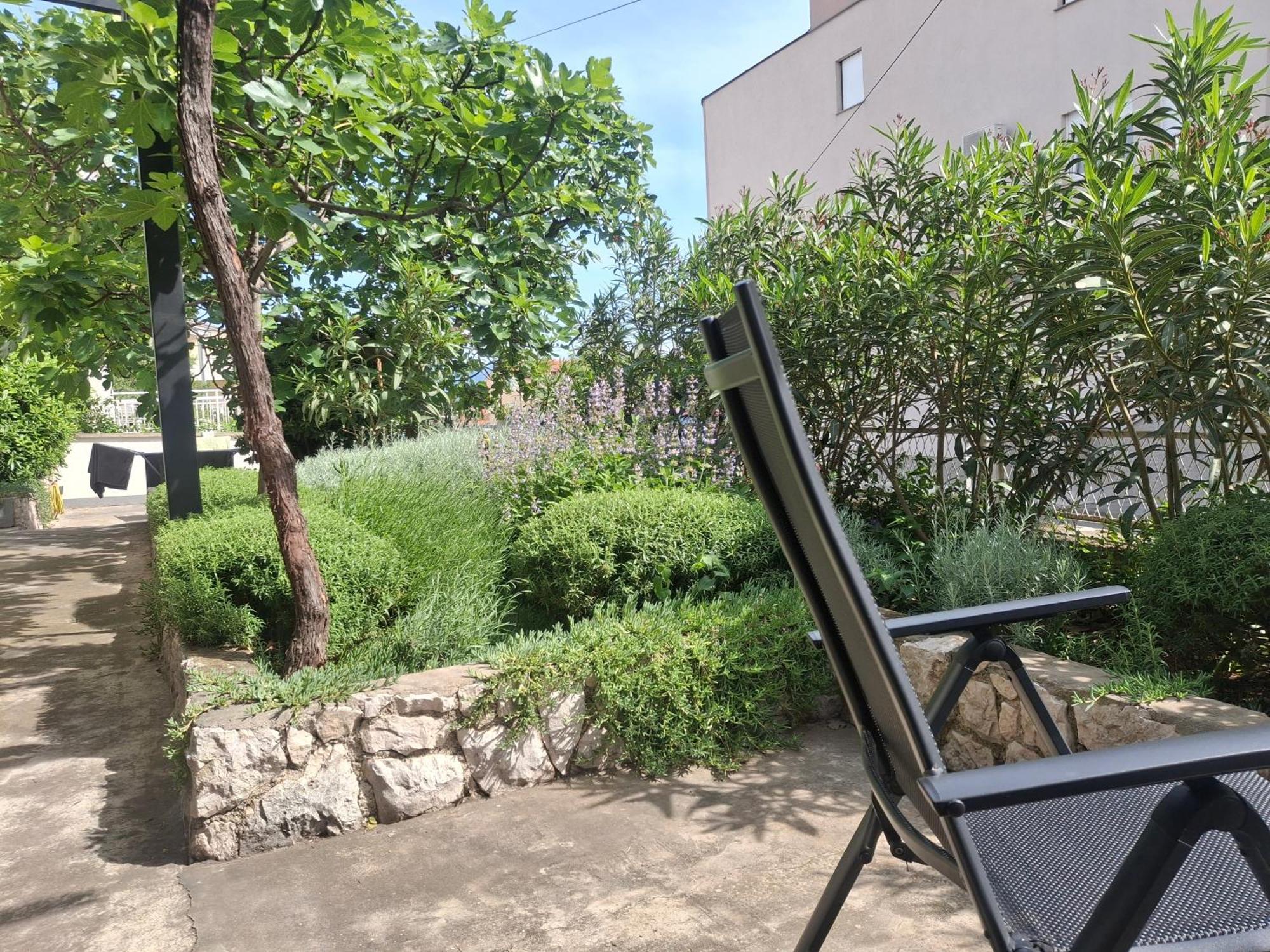 Apartman Vitamare 160 M From The Beach Novi Vinodolski Bagian luar foto